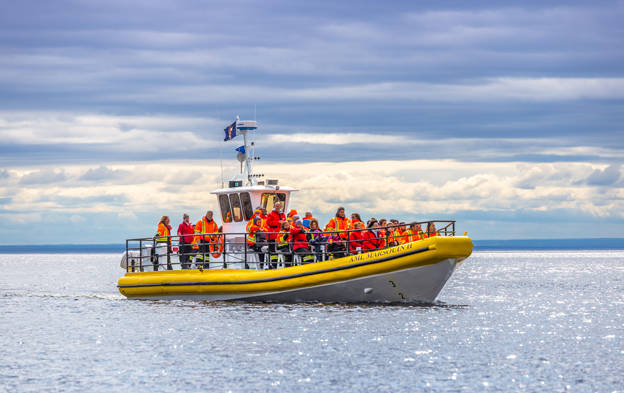  Passengers on board the AML Marsouin